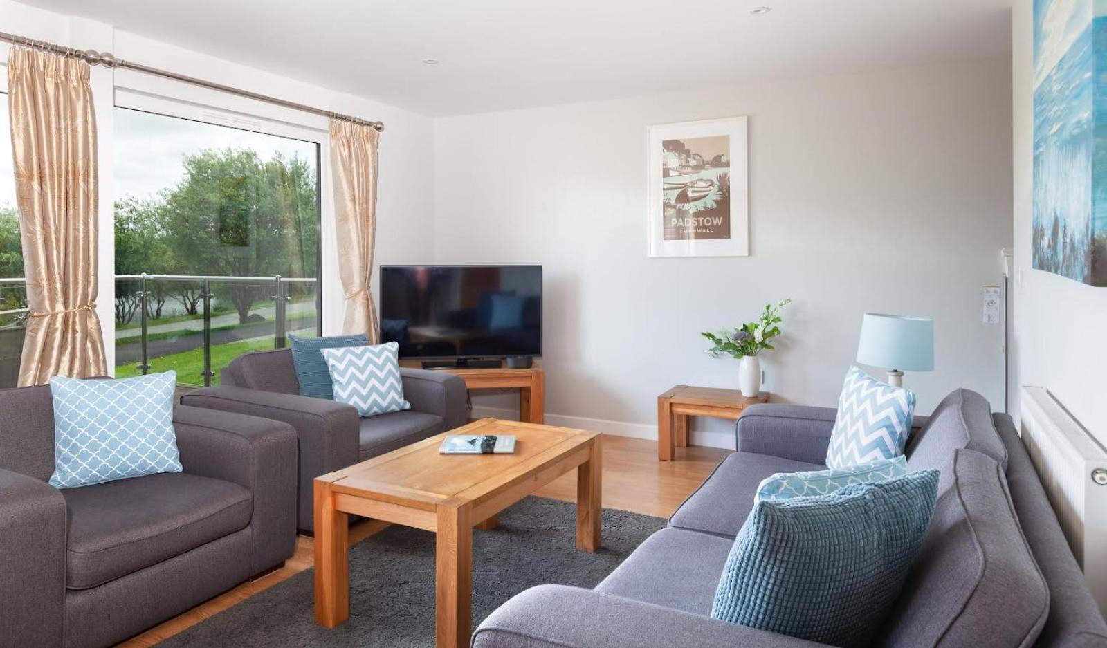 Kingfisher Hot Tub & Log Burner House On Premium Lakeside With Resort Facilities 大圣科勒姆 外观 照片